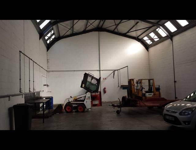 300M² FACTORY TO LET IN STIKLAND